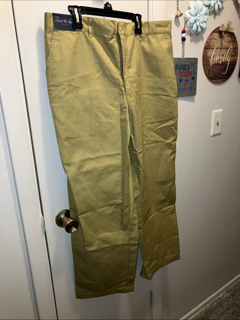 David Taylor Men's Light Khaki Straight-Leg Chinos 38/29 New